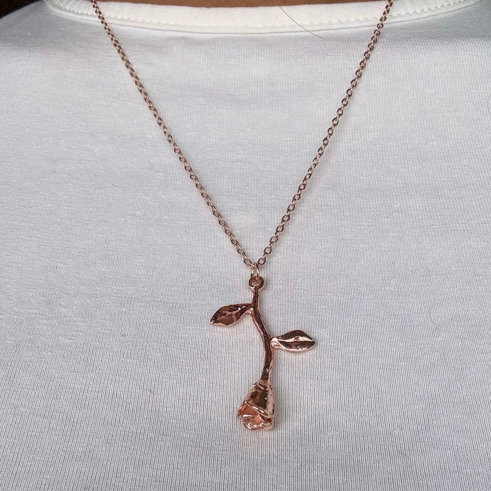 Rose Necklace - Picture 2 of 6